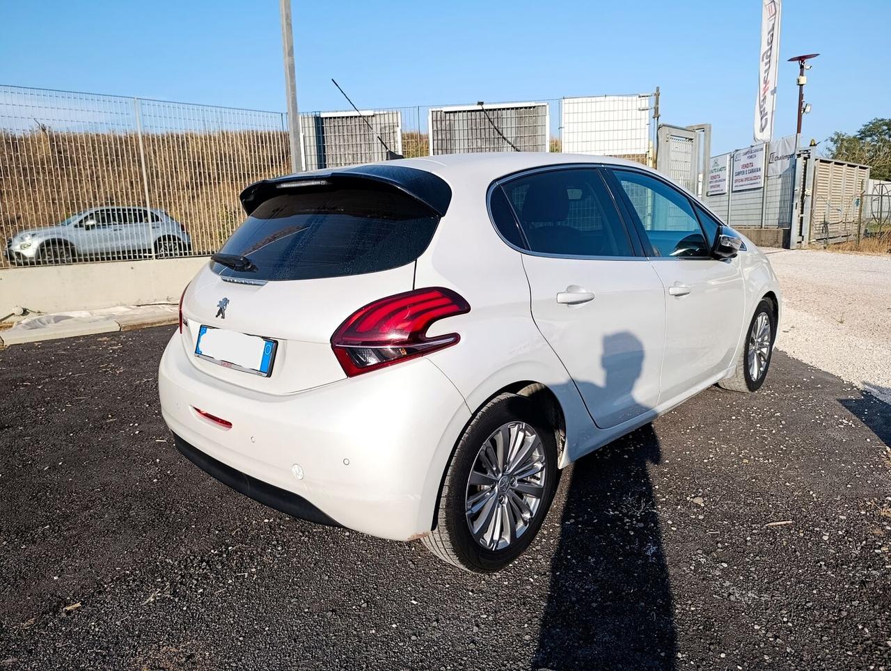 Peugeot 208 1.2 puretech Allure 82cv 5p