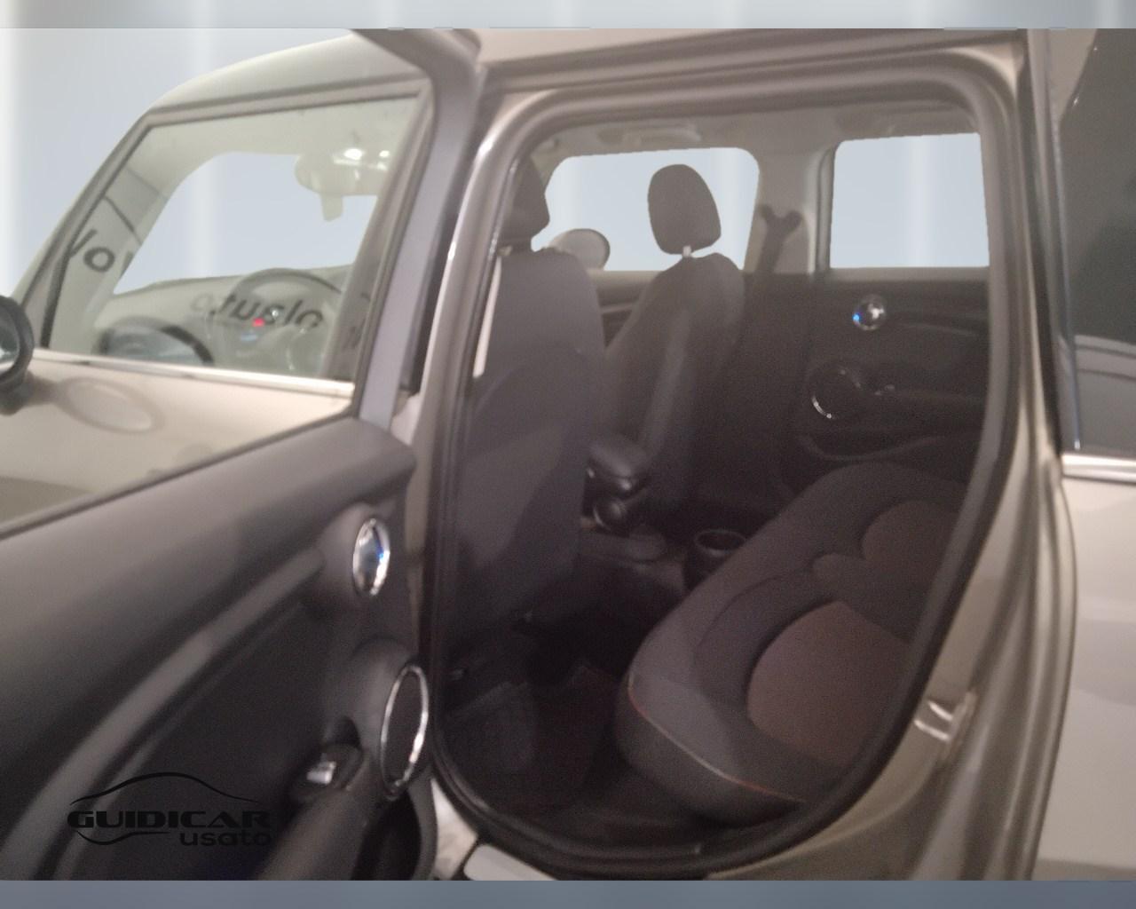 MINI Mini IV F55 2018 5p - Mini 5p 1.5 Cooper D Business XL