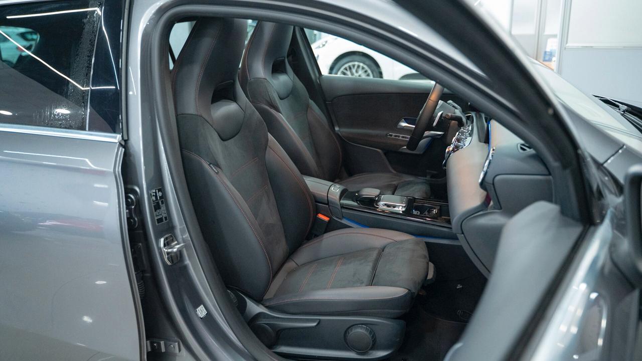Mercedes-benz A 180 D PREMIUM PLUS AMG TETTO PACK LUCI XENO NAVI PELLE FULL OPTIONAL