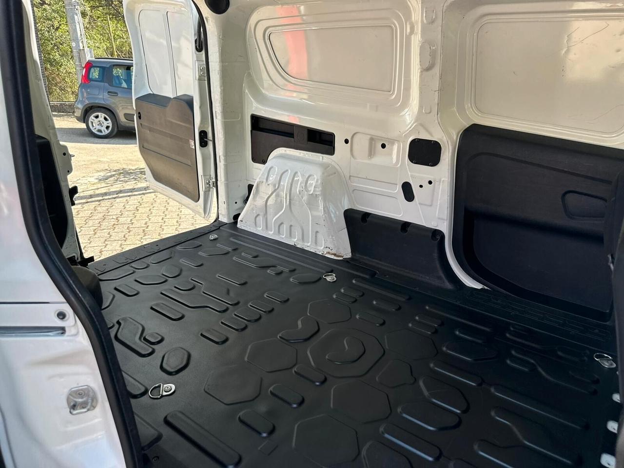 Fiat Doblo Doblò 1.6 MJT 105CV S&S PL-TN Cargo Maxi Lounge