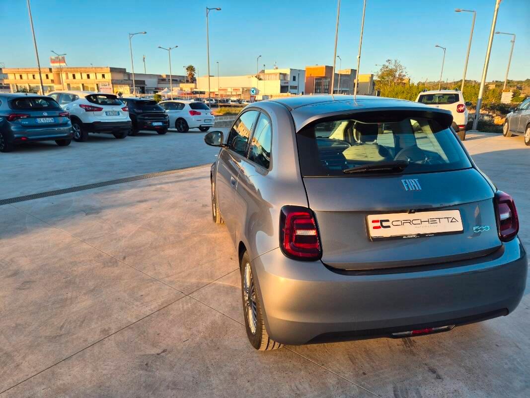Fiat 500 42 kWh La Prima