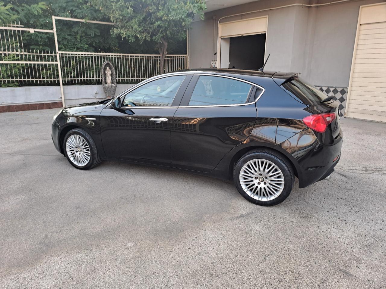 Alfa Romeo Giulietta 1.6 JTDm-2 105 CV Distinctive