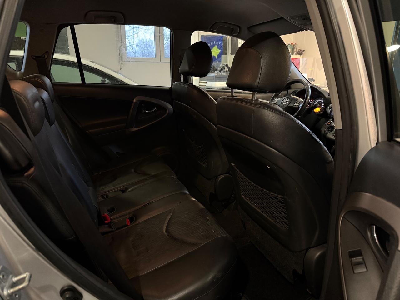 Toyota RAV 4 2.2 DIESEL anno 2010