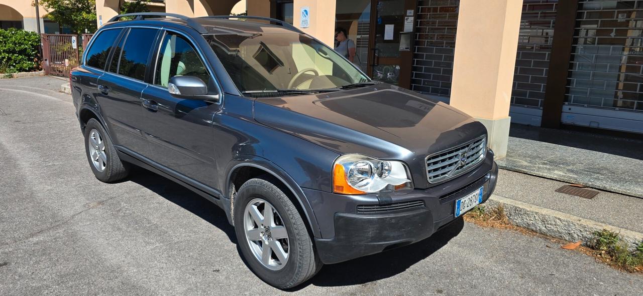Volvo XC 90 XC90 2.4 D5 185 CV aut. AWD Executive