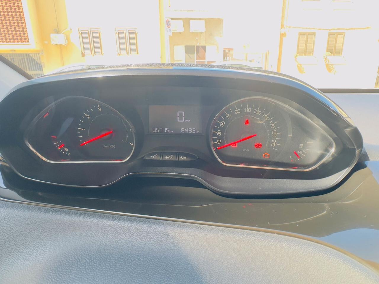 Peugeot 208 PureTech 82 5 porte Allure TUA DA 97€ ANTICIPO 0