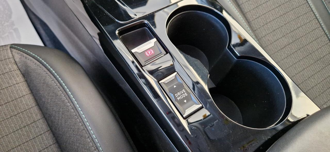 Peugeot 2008 BlueHDi 130 S&S EAT8 GT Pack