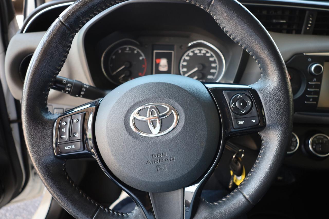 TOYOTA YARIS 1.0 5 PORTE ACTIVE neopatentati