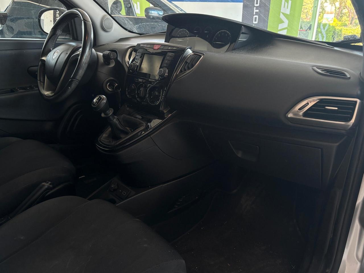 Lancia Ypsilon 1.2 69 CV 5 porte S&S Gold