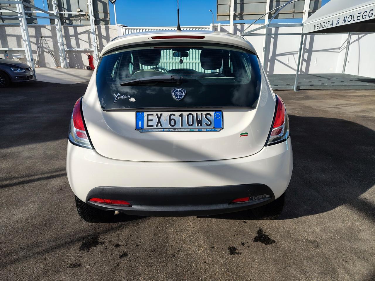 Lancia Ypsilon 0.9 TwinAir 85 CV 5 porte Metano Ecochic Elle