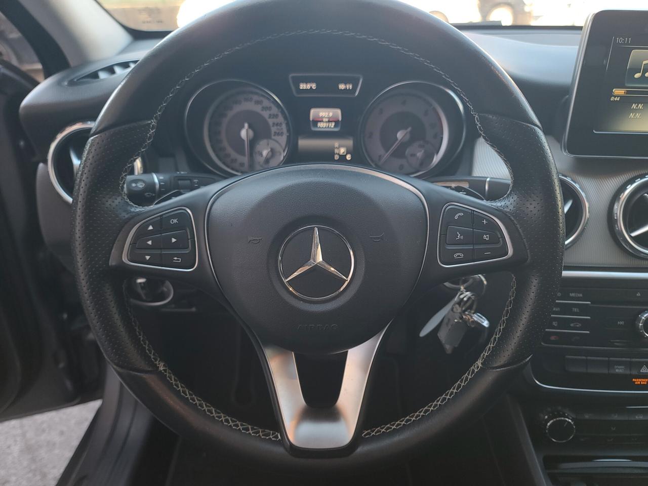 Mercedes-benz GLA 180 d Automatic Premium 2016 PROMO