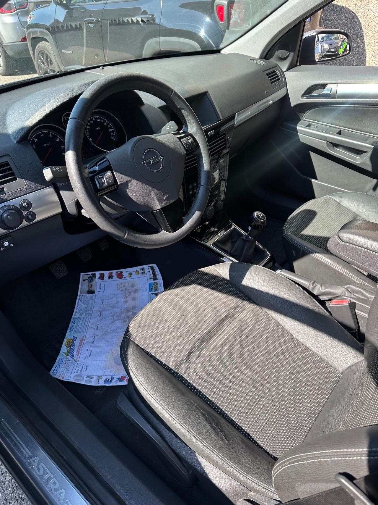 Opel Astra 1.6 16V VVT 5 porte Cosmo