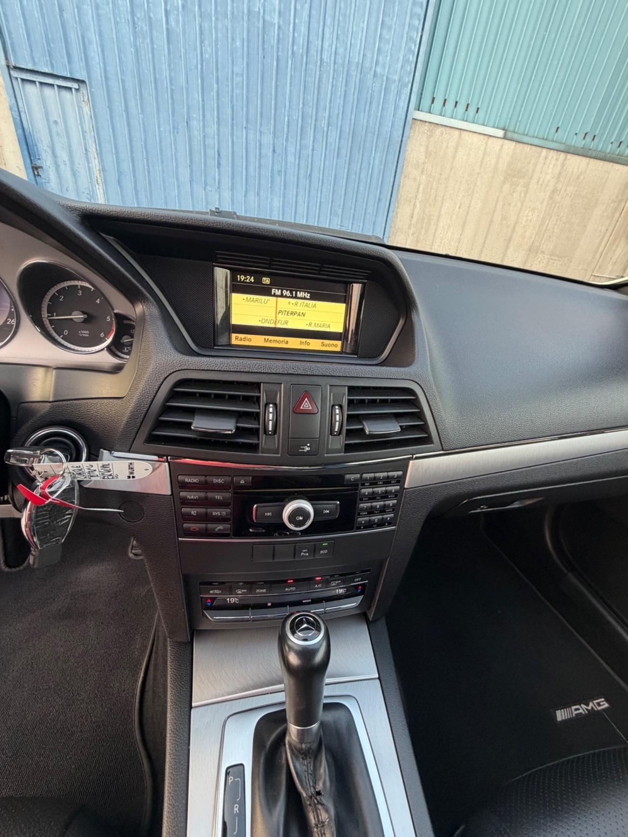 Mercedes-benz E 220 CDI BlueEFFICIENCY Elegance
