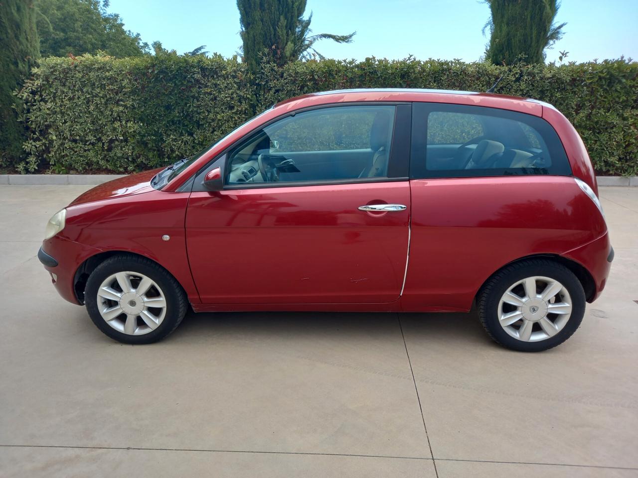 Lancia Ypsilon 1.4 16V Argento