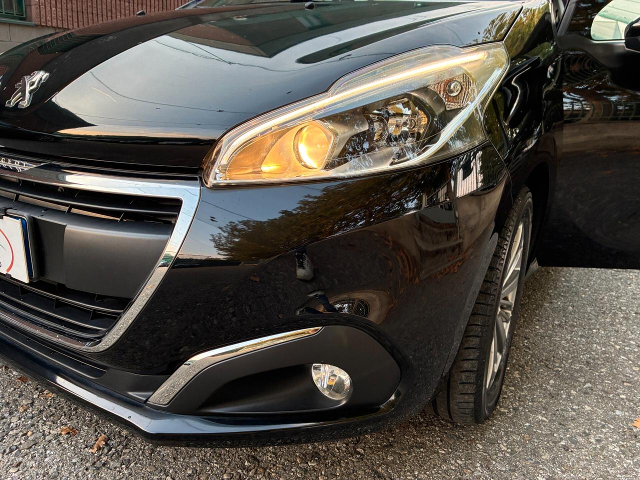 PEUGEOT 208 SOLO 29.813KM