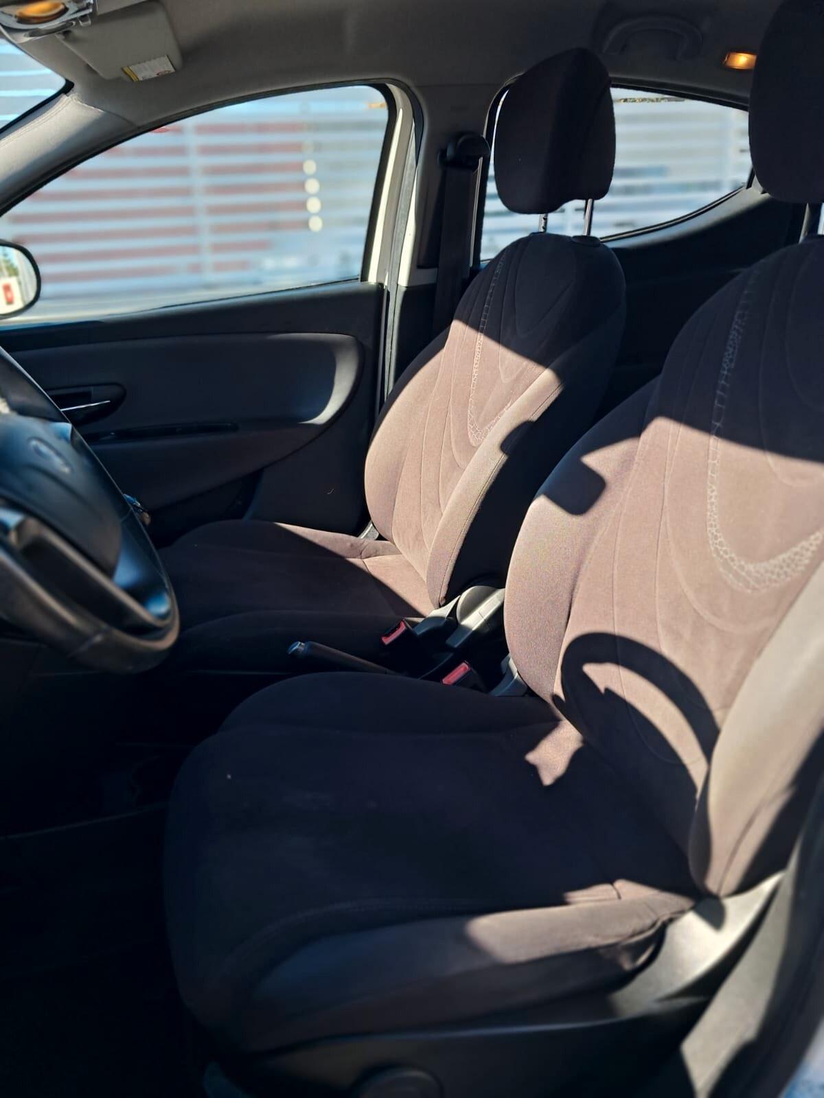 Lancia Ypsilon 1.2 69 CV 5 porte GPL Ecochic Gold