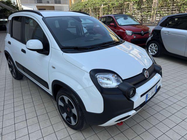 FIAT Panda 1.0 firefly hybrid Cross s&s 70cv 5p.ti