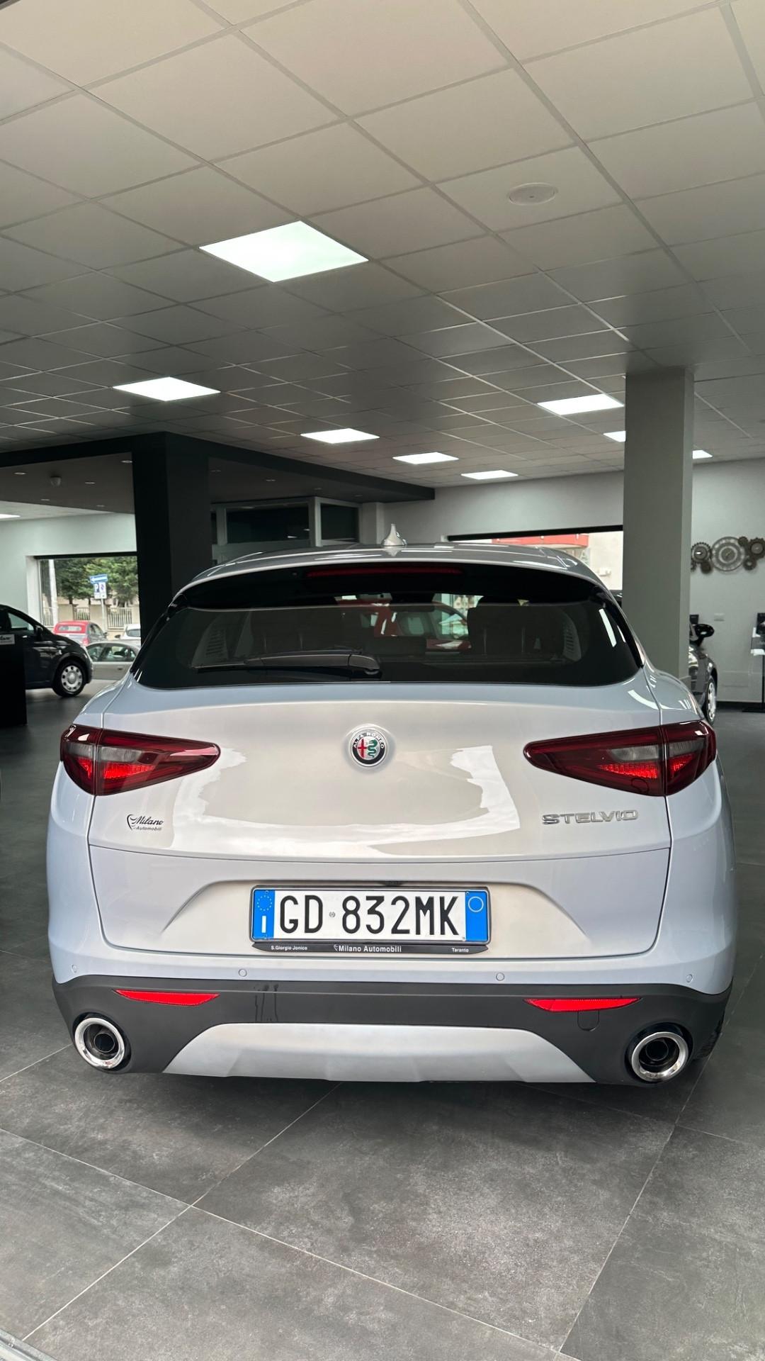 Alfa Romeo Stelvio 2.2 Turbodiesel 160 CV AT8 RWD Business