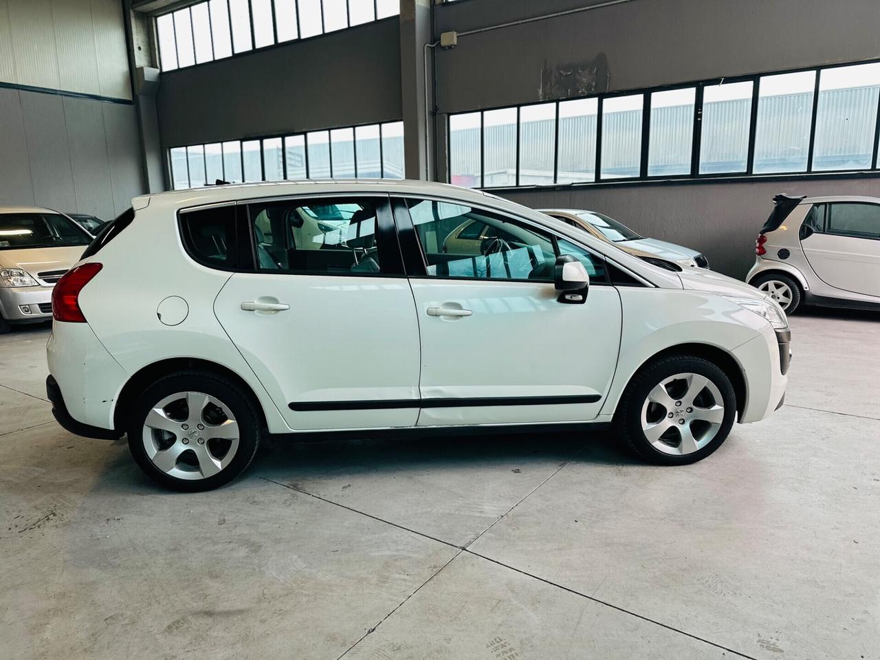 Peugeot 3008 1.6 HDi 110CV cambio robotizzato Business