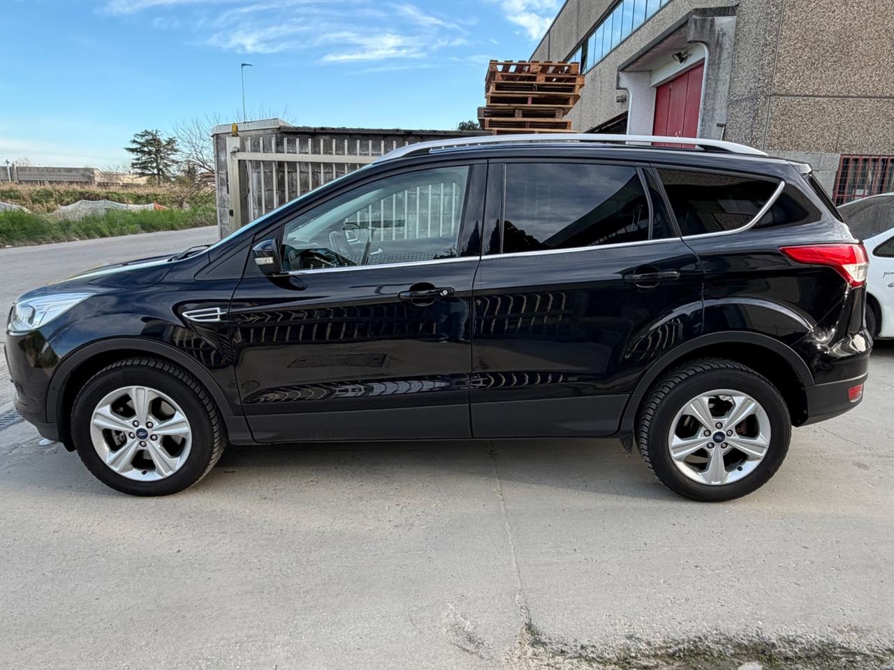 Ford Kuga 2.0 TDCI 140 CV 4WD Powershift Titanium