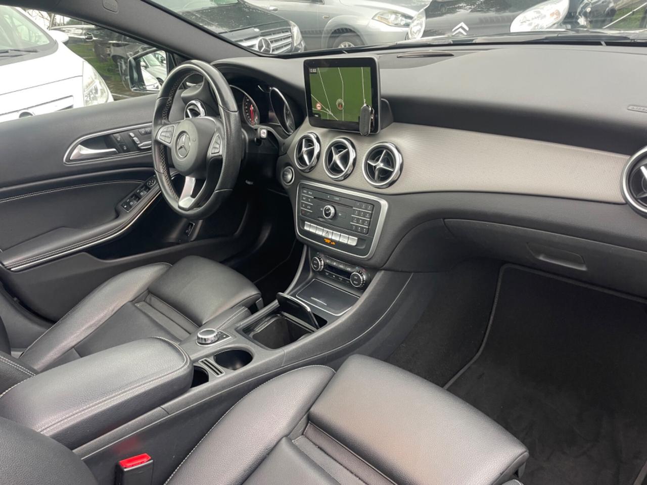 Mercedes-benz GLA 220 d Automatic 4Matic Sport Tetto apribile