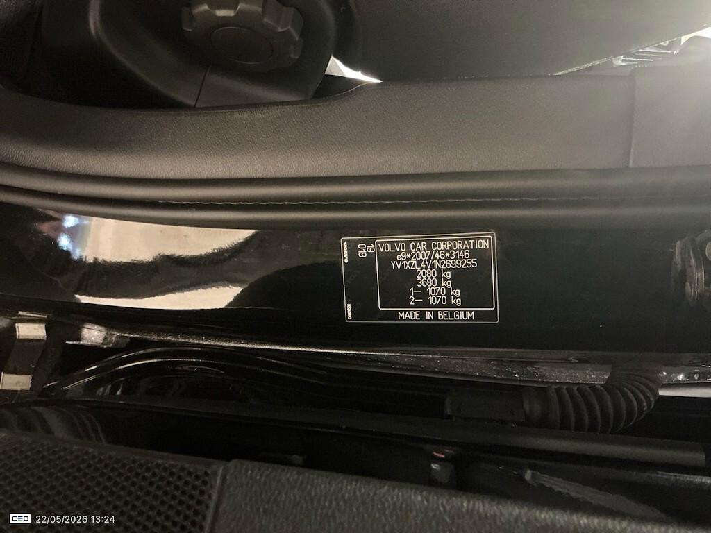 VOLVO XC40 1.5 T2 129CV 6M. MOMENTUM PRO ( FARI LED - COCKPIT - CRUISE - NAVI - MIRROR - SENSORI POST. )