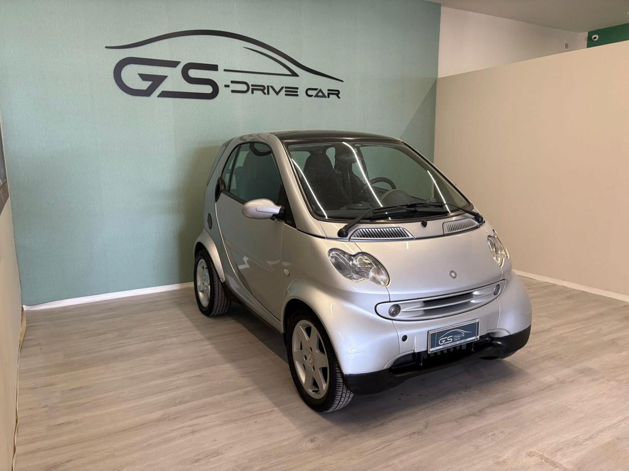 Smart fortwo 700cc 69cv Automatica