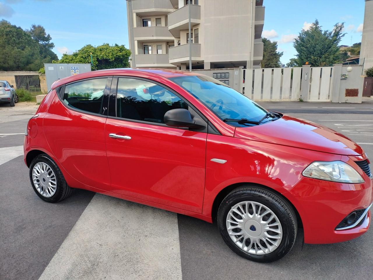 Lancia Ypsilon 1.2 69 CV 5 porte Elefantino 80.000km