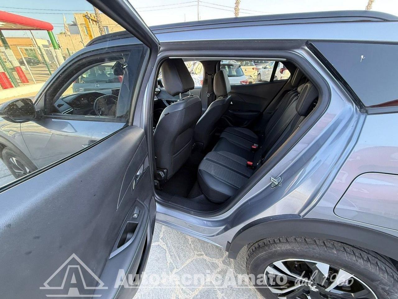 Peugeot 2008 PureTech 100 S&S Allure Pack