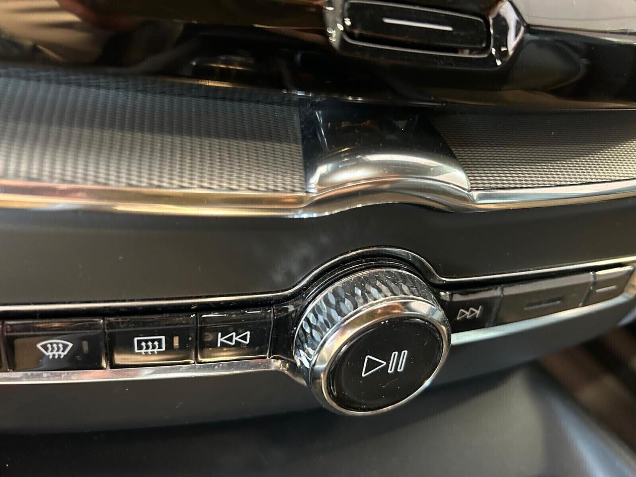 Volvo XC 60 R-DESIGN B4 (d) AWD Geartronic