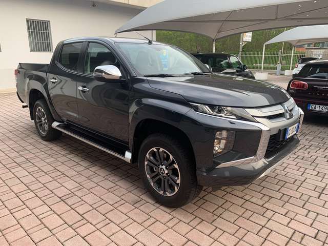 Mitsubishi L200 L200 d.cab 2.3d Intense 4wd 150cv