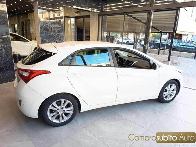 HYUNDAI i30 1.6 CRDi 5p. Comfort A/T
