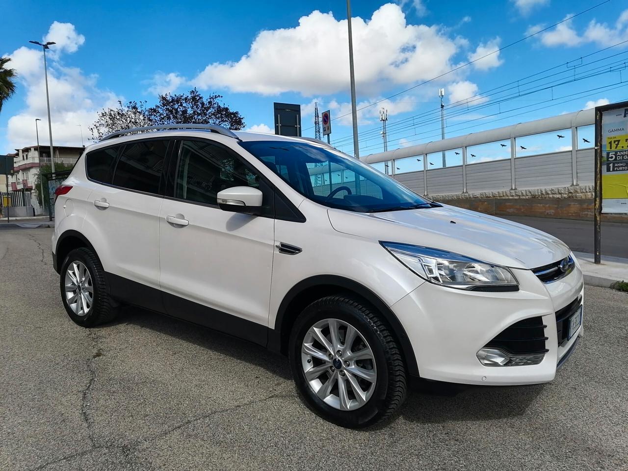 Ford Kuga 2.0 TDCI 150 CV 4X4 TITANIUM *116.000 km* 2015