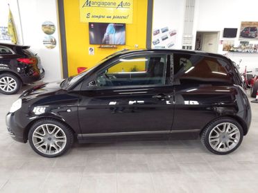 Lancia Ypsilon 1.3 MJT 105 CV Sport MomoDesign