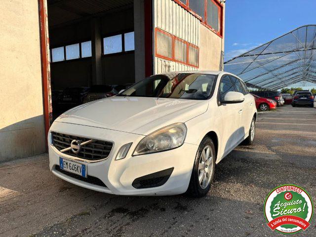 VOLVO V60 D2 1.6 Momentum