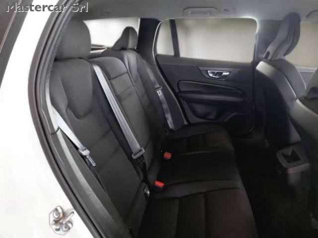 VOLVO V60 V60 2.0 b4 Momentum Business Pro auto - GG115ZL