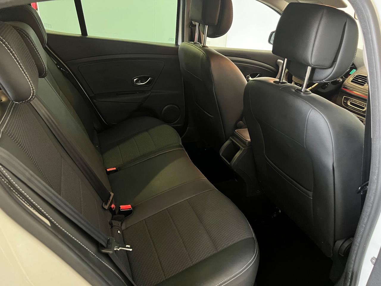 Renault Megane Mégane Coupé 1.5 dCi 110CV EDC Energy GT Line