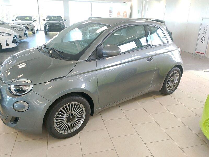 FIAT 500e 500 Nuova 500 Hatchback My23 La Nuova 500 - 320 Berlina