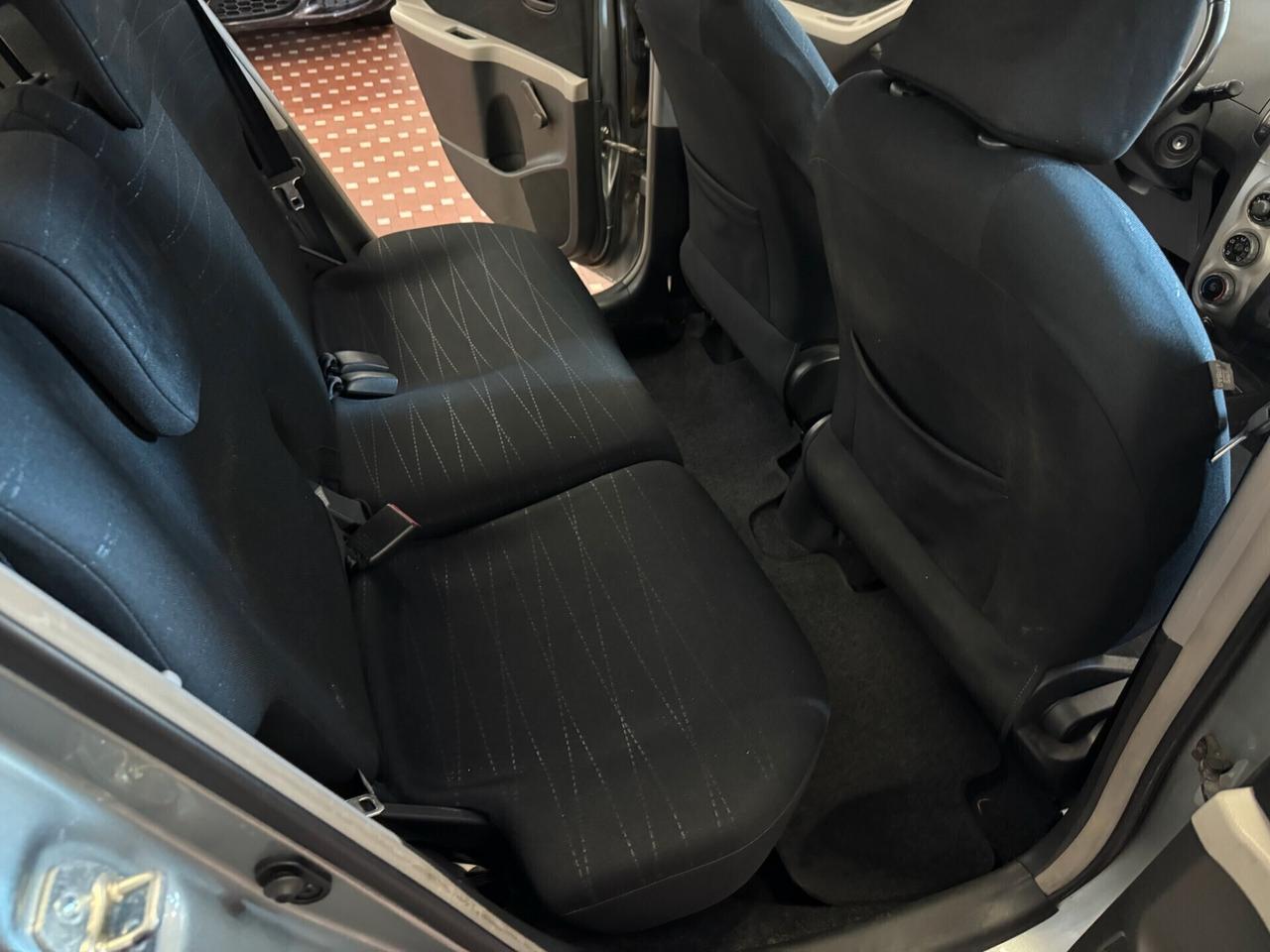 Toyota Yaris 1.0 5 porte Sol - NEOPATENTATI