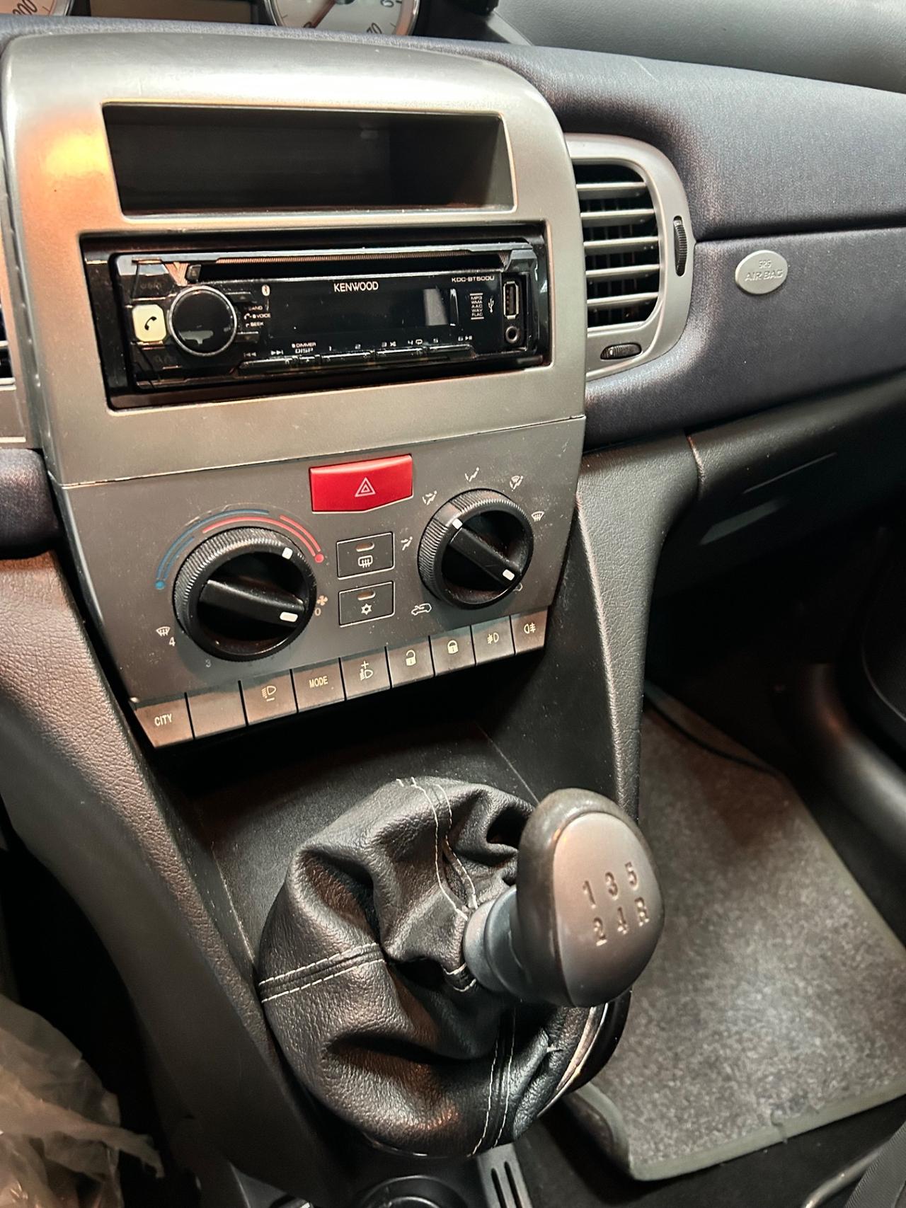 Lancia Y 1.2 gpl x neopatentati 2007