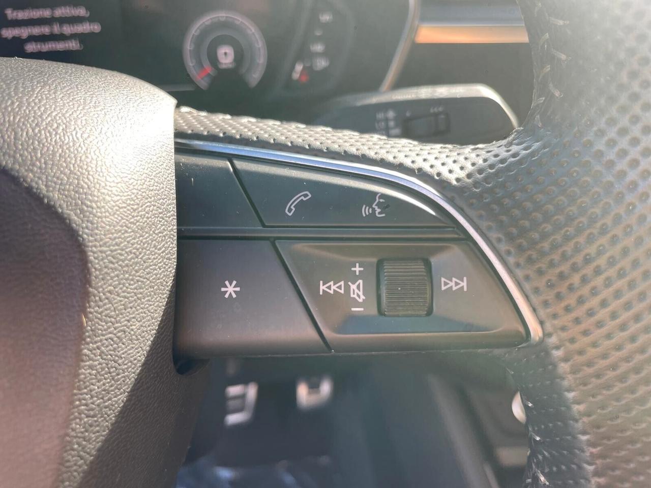 Audi Q3 40 TDI quattro S tronic S-Line interno/esterno