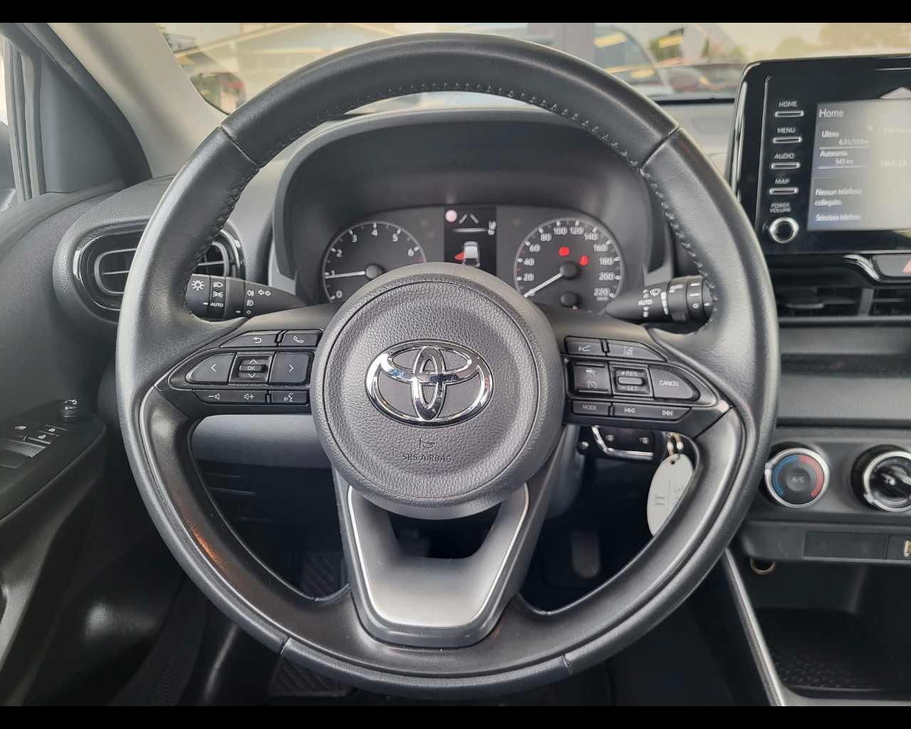 TOYOTA Yaris 1.0 Active