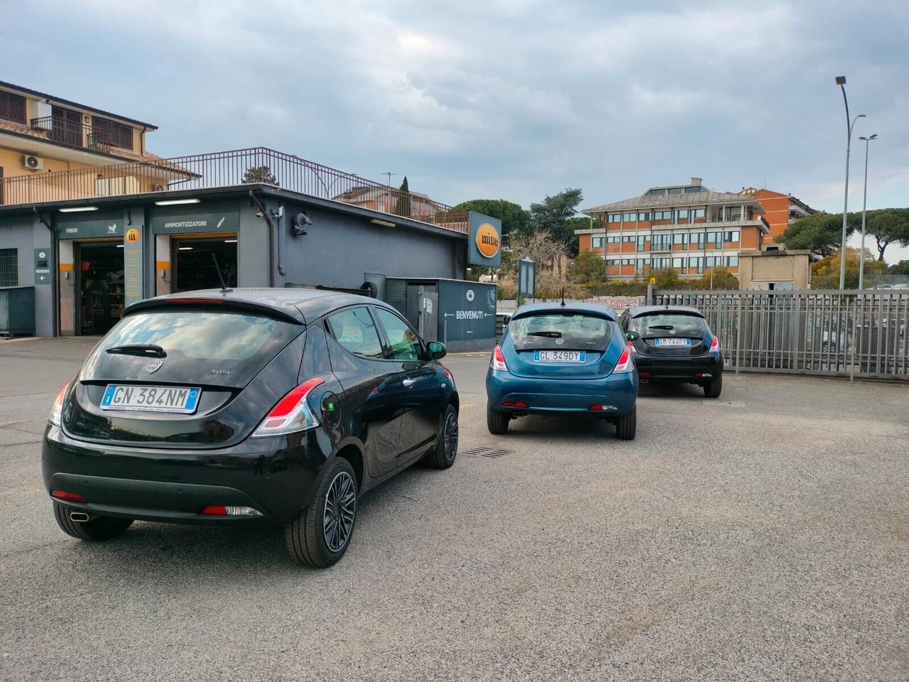 Lancia Ypsilon 1.0 FireFly 5 porte S&S Hybrid Gold PREZZO VERO