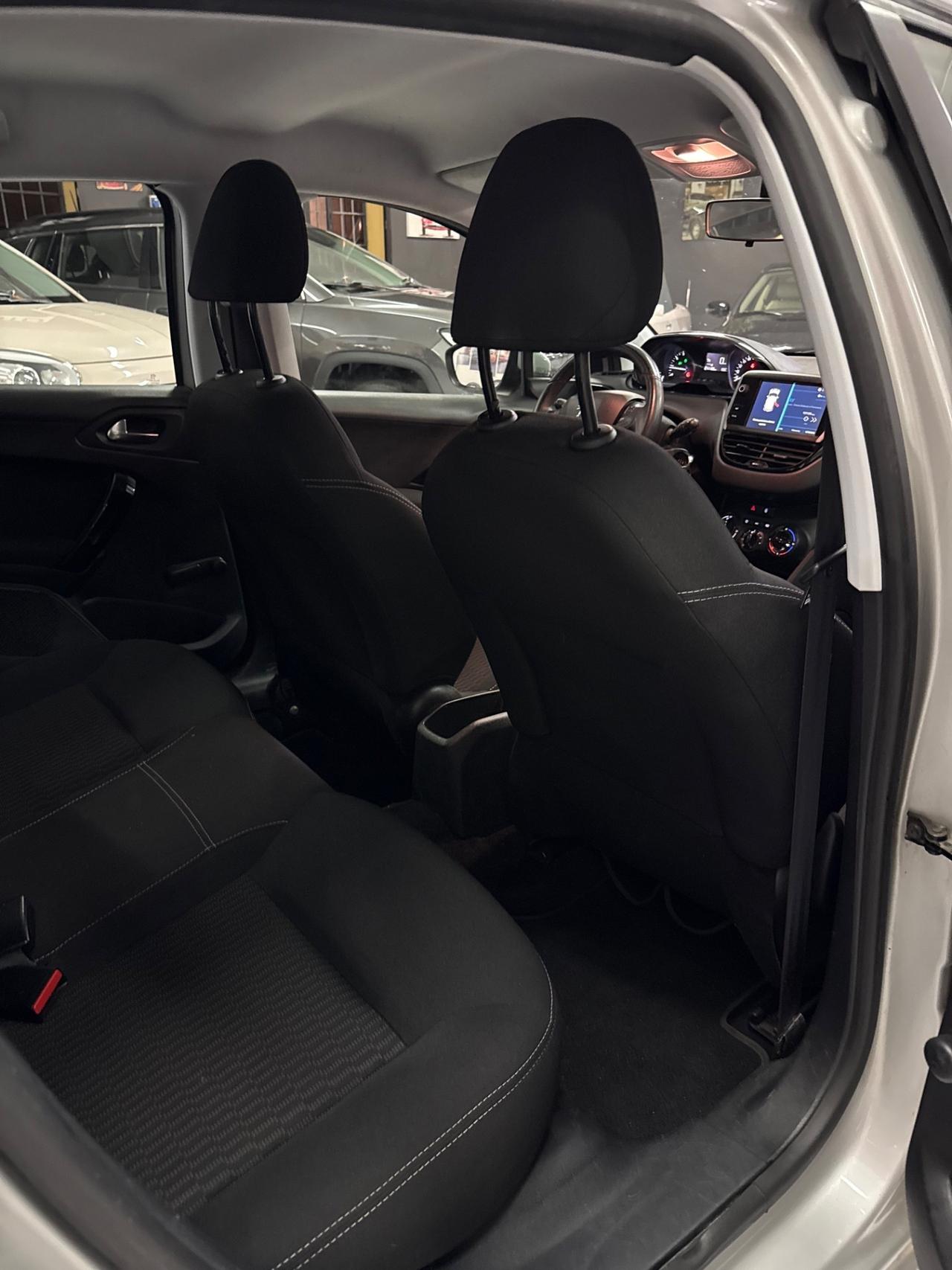Peugeot 208 puretech 82 5p GPL ALLURE
