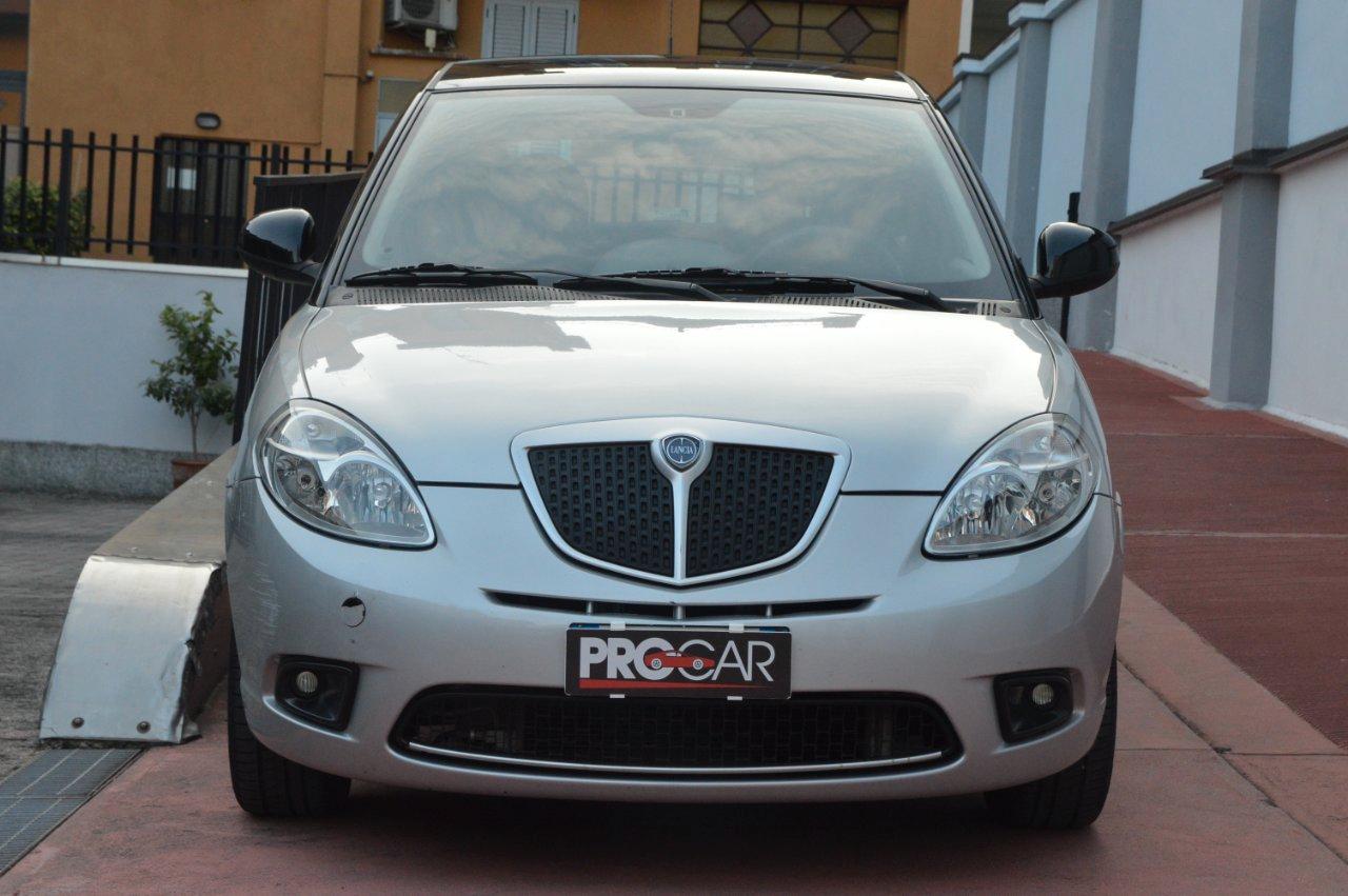Lancia Ypsilon 3 Porte Ypsilon 1.2 8v New Oro (oro)