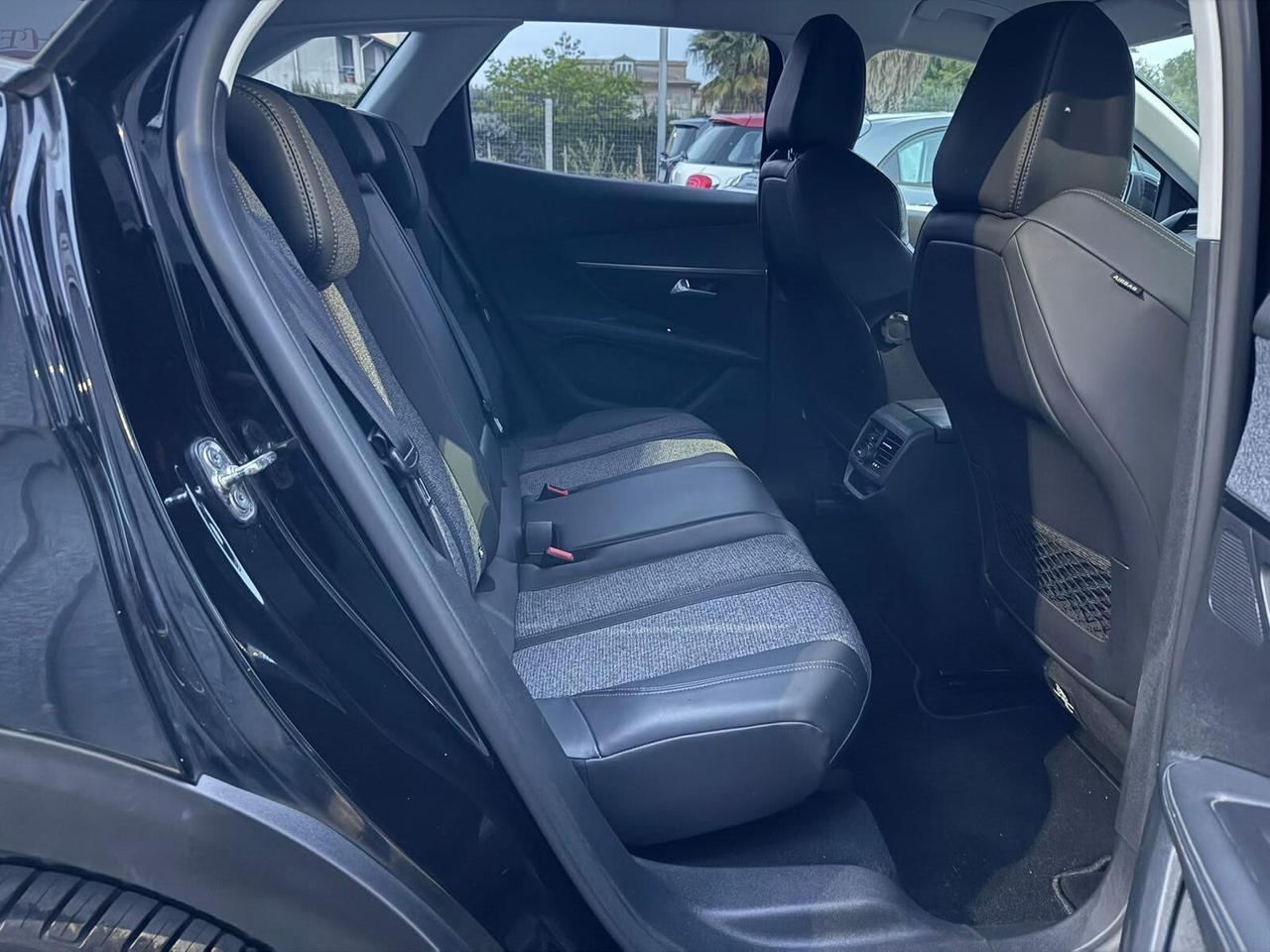 Peugeot 3008 120CV EAT8 ALLURE