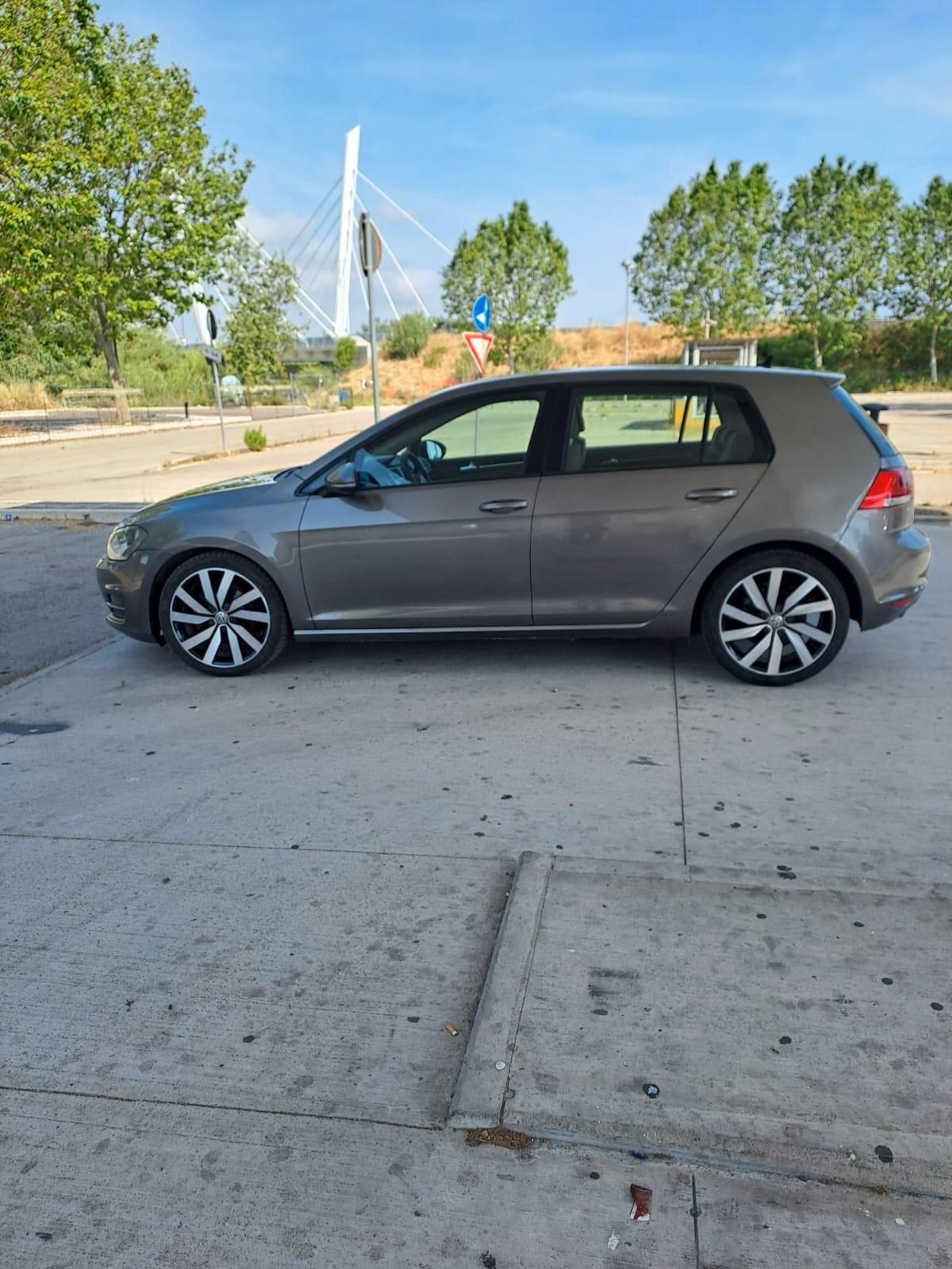 Volkswagen Golf 1.6 TDI 3p. Highline BlueMotion Technology