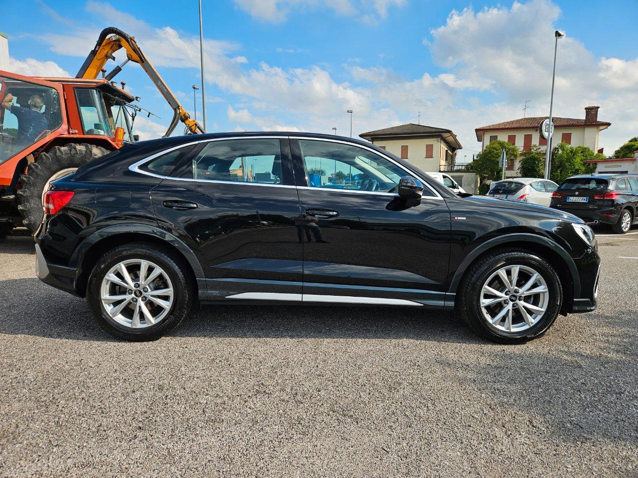 Audi Q3 Sportback 35 2.0 tdi S line edition s-tronic