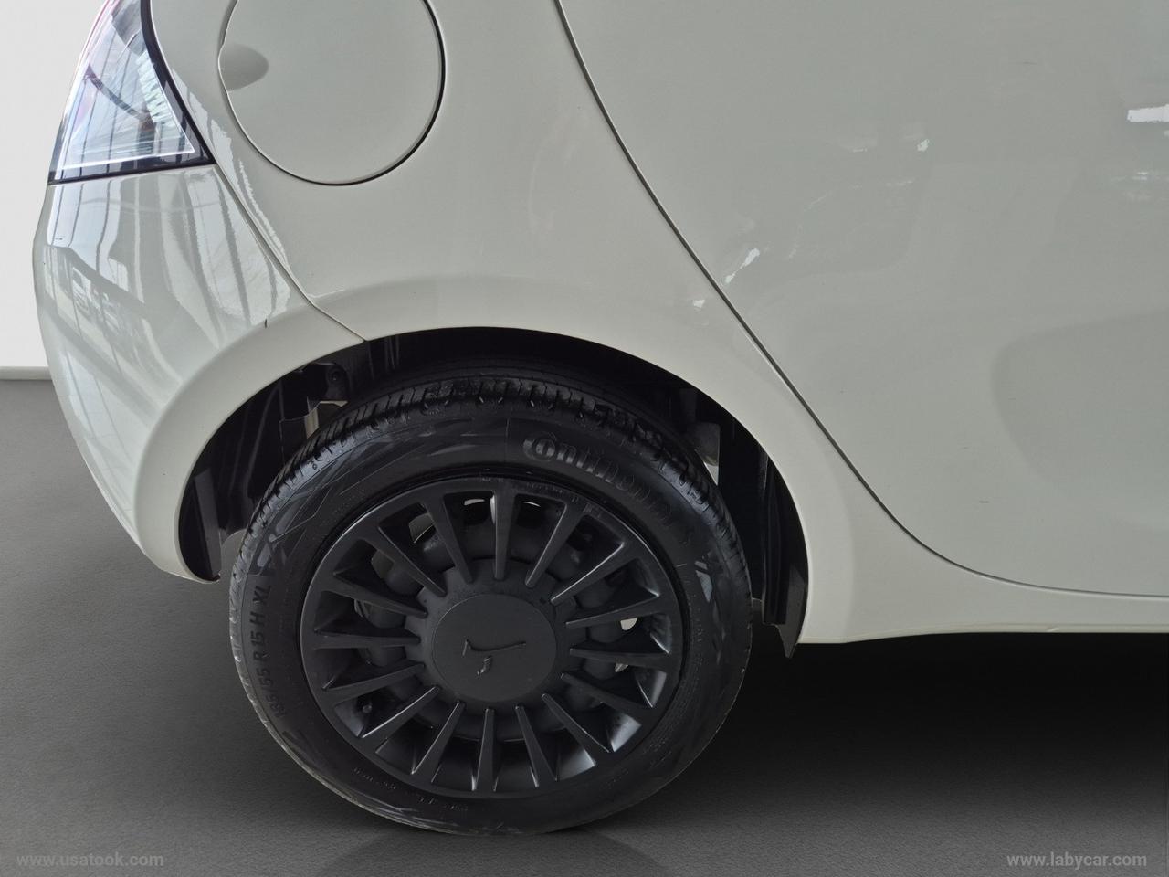 LANCIA Ypsilon 1.0 FireFly 5p. S&S Hybrid LANCIA YPSILON 1.0 HYBRID