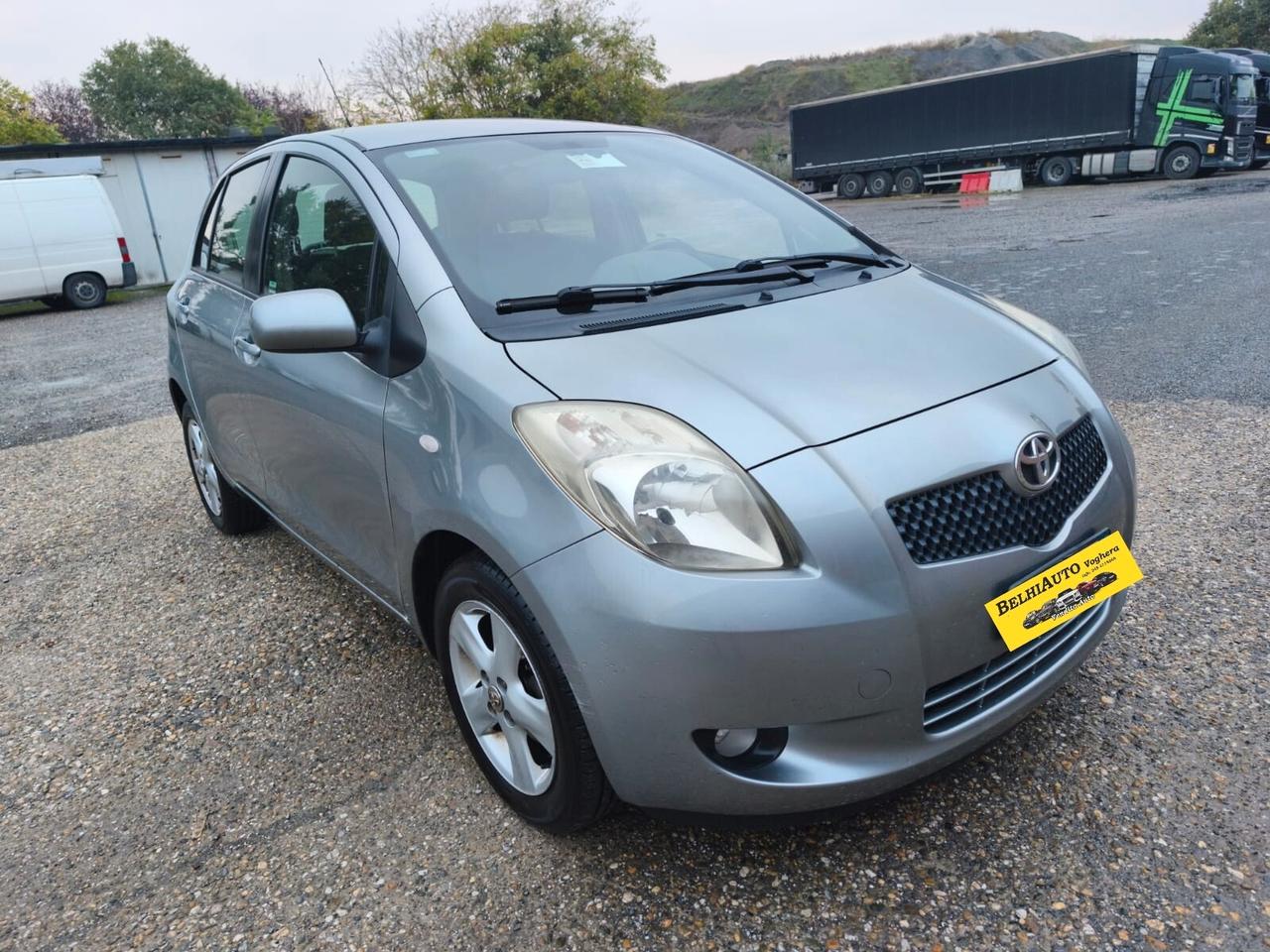 Toyota Yaris 2006--1.0 Benzina Neopatentati