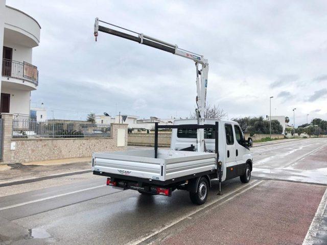 IVECO Daily 33S11 2.3 HPT DOPPIA CABINA CON GRU BONFIGLIOLI